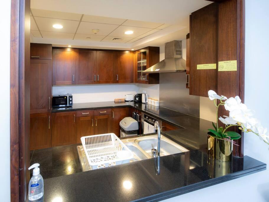 First Class 2Br With Full Burj Khalifa And Fountain View Dubai Exterior photo