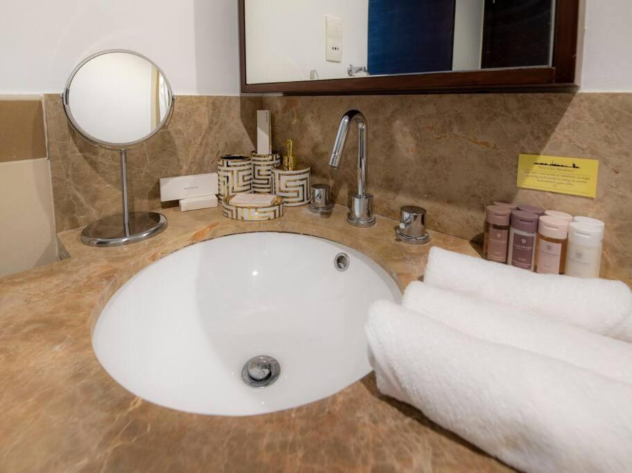 First Class 2Br With Full Burj Khalifa And Fountain View Dubai Exterior photo